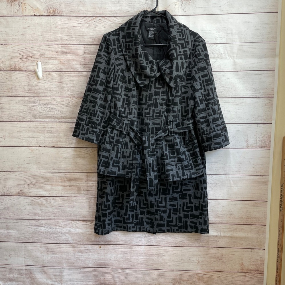 EXCELLENT‎ CONDITION SANDRO/DARJONI SKIRT SET IN GRAY AND BLACK PRINT